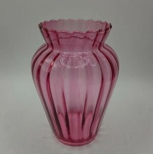 Vintage cranberry pilgrim‎ glass vase
